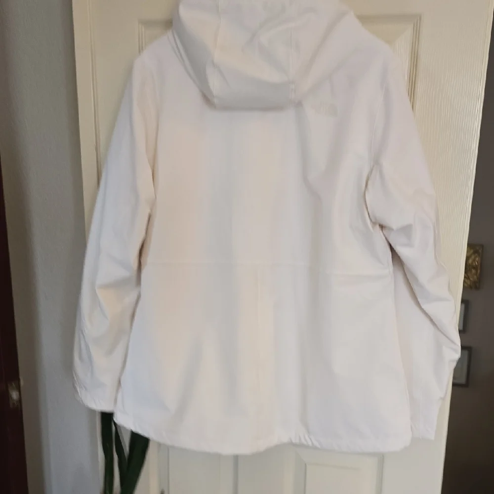 The North Face Women's Cream Hooded Ski Jacket - Picture 4 of 5